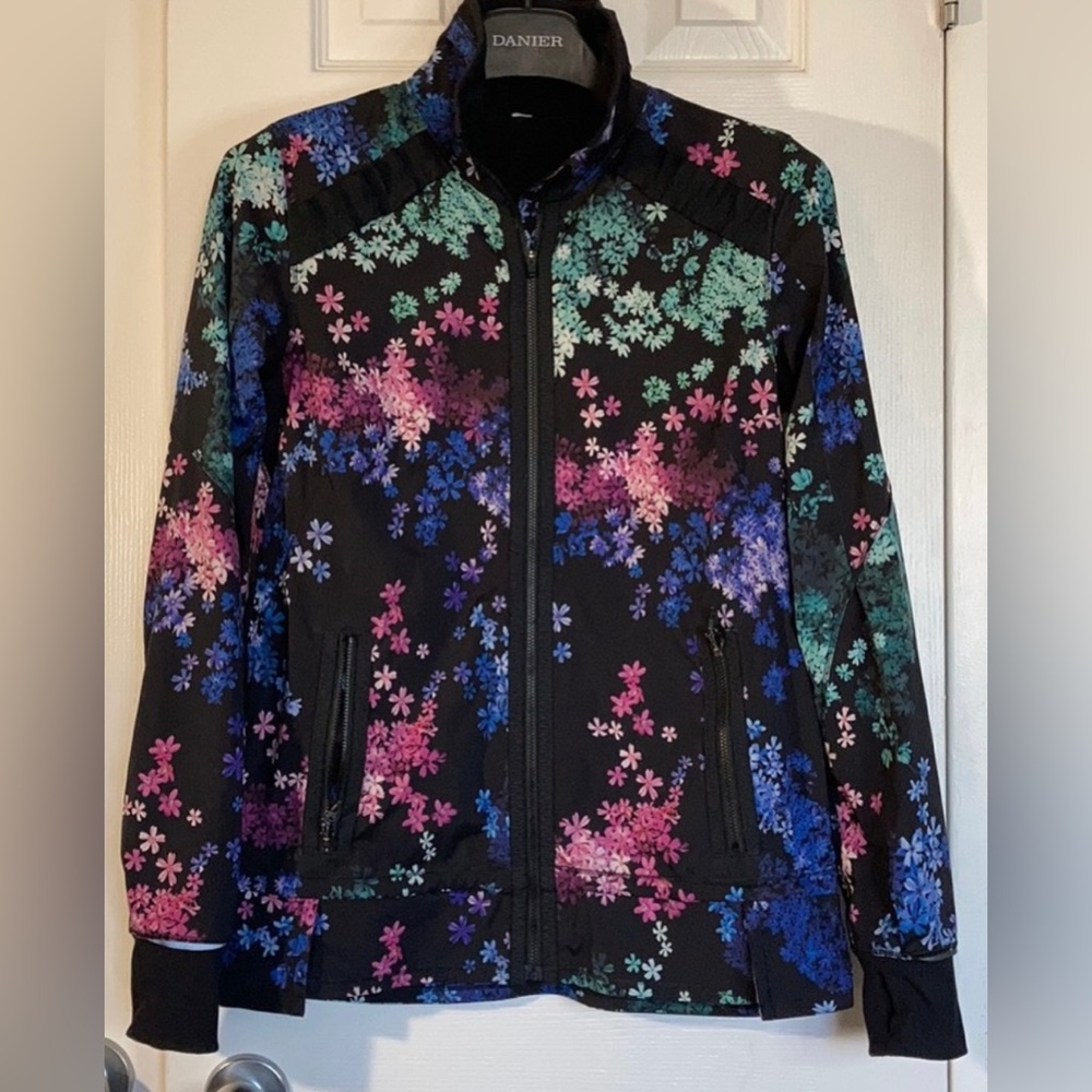 Beautiful Lululemon Jacket Size 8
